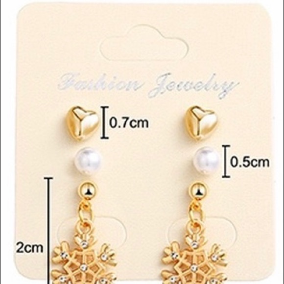 𝐖𝐨𝐦𝐞𝐧𝐬 𝐒𝐧𝐨𝐰𝐟𝐥𝐚𝐤𝐞 𝐞𝐚𝐫𝐫𝐢𝐧𝐠𝐬 - Picture 2 of 2